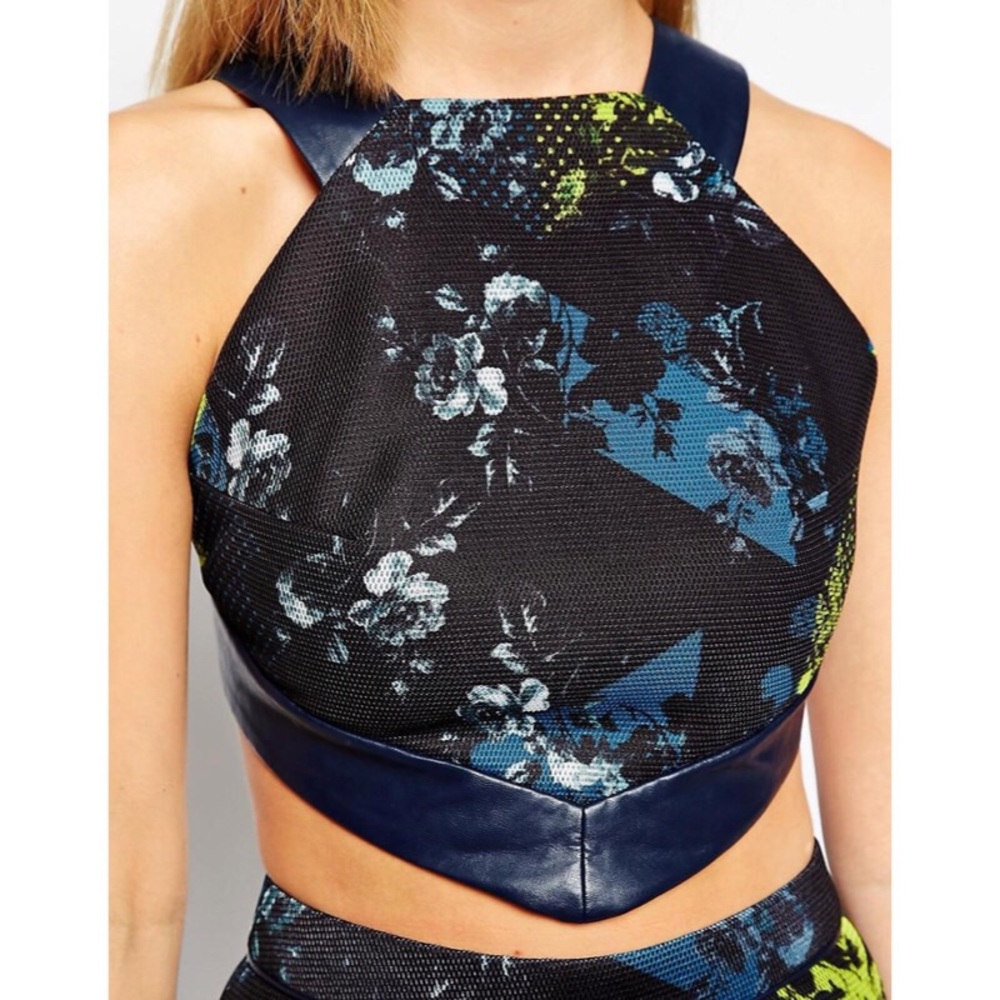 Three Floor Crop Top